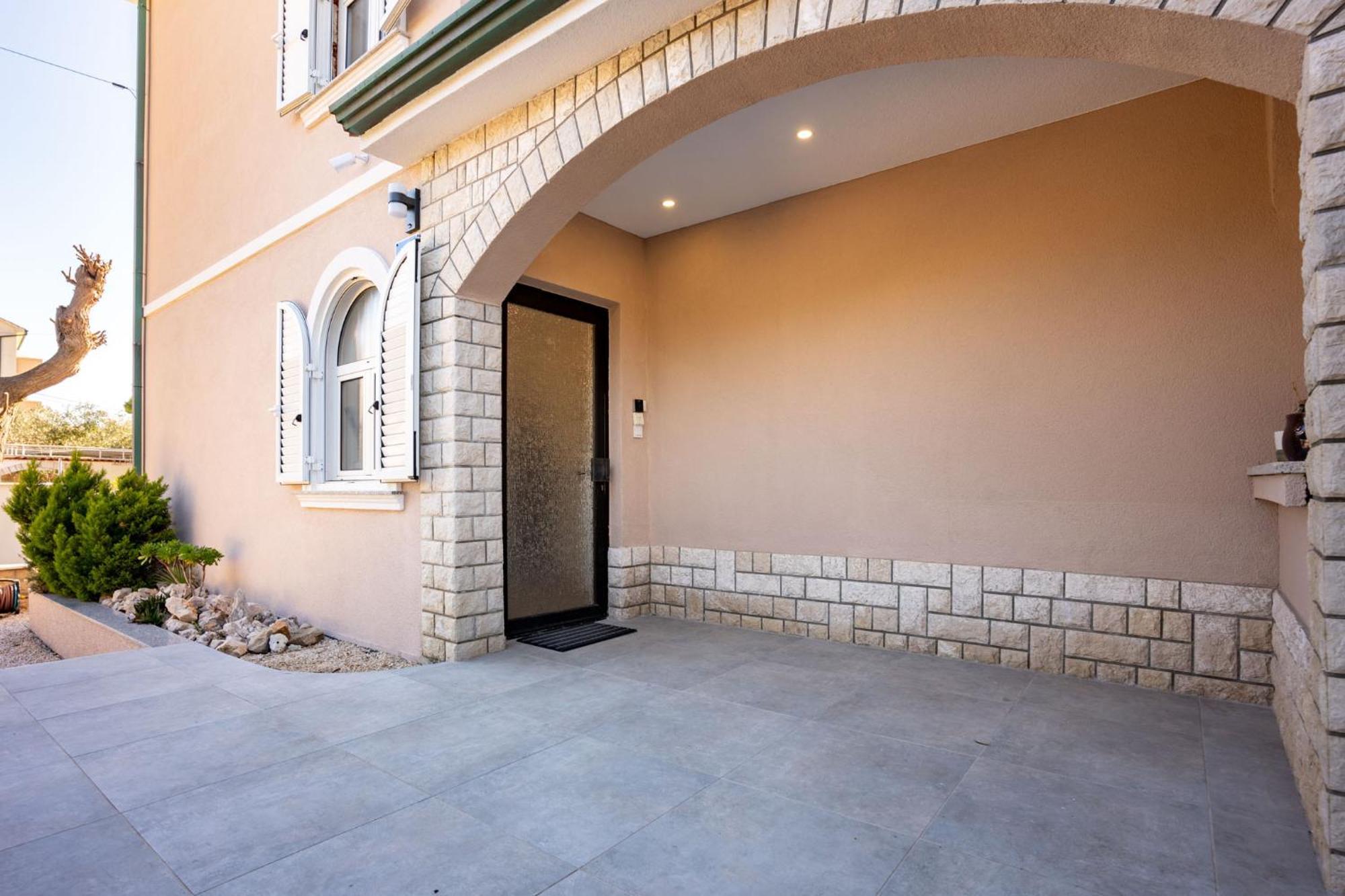 Apartments Casa Barbara Rab Town Dış mekan fotoğraf