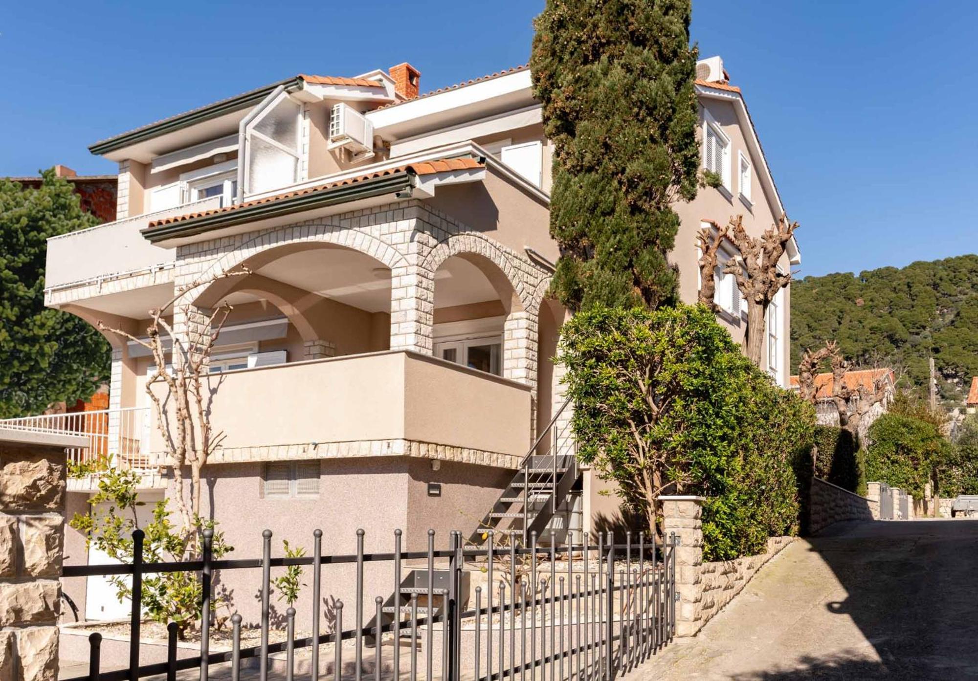 Apartments Casa Barbara Rab Town Dış mekan fotoğraf